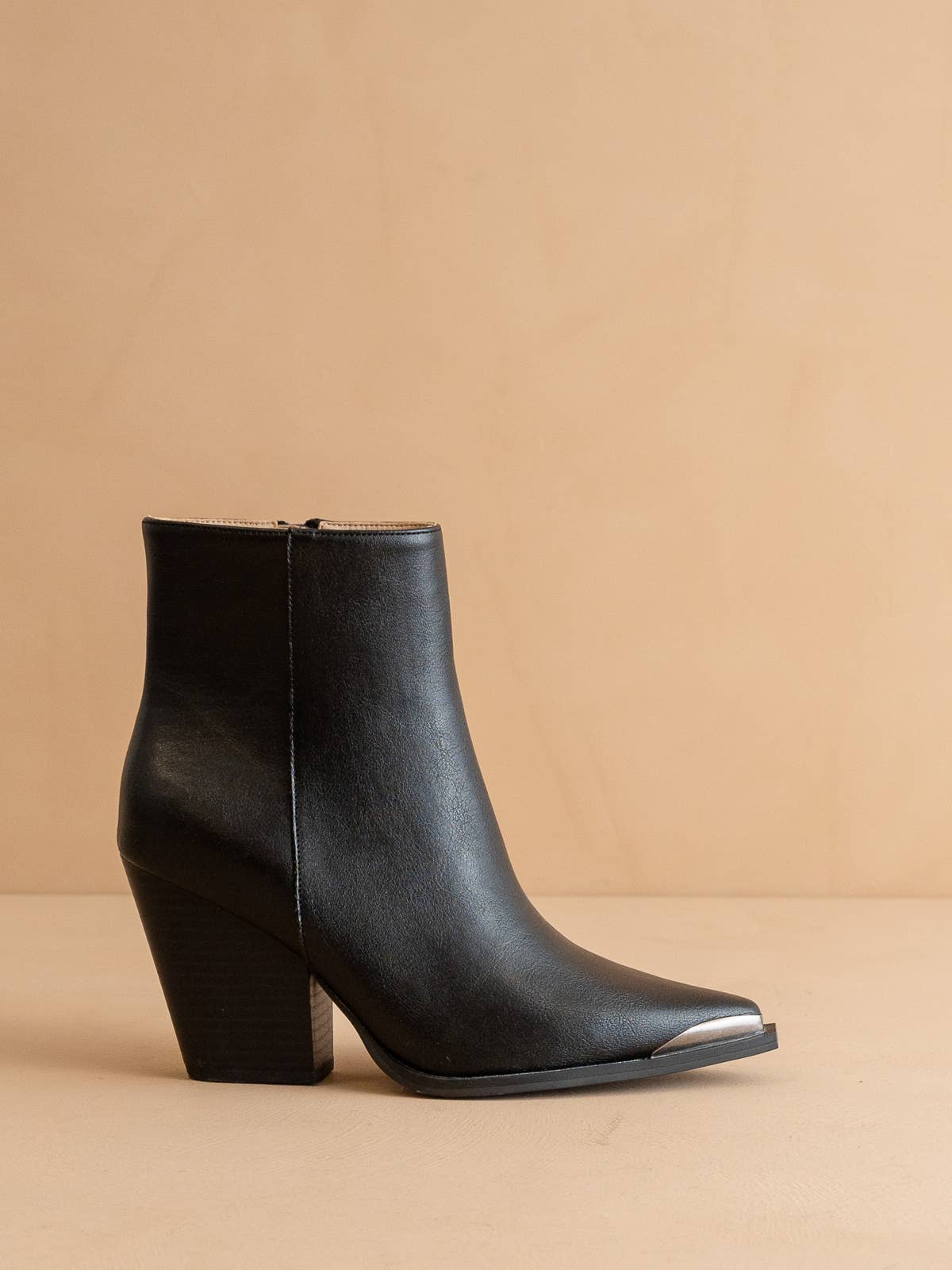 The Frankie Black | Pointed Toe Cap Bootie