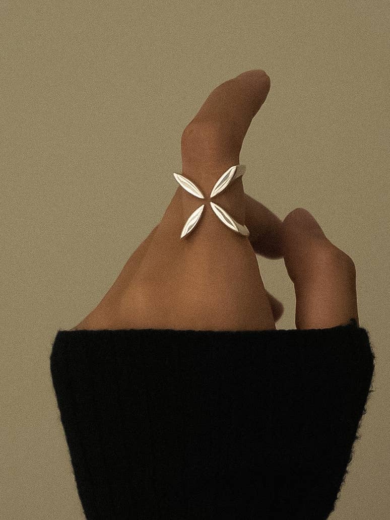 Peliah X Cross Ring