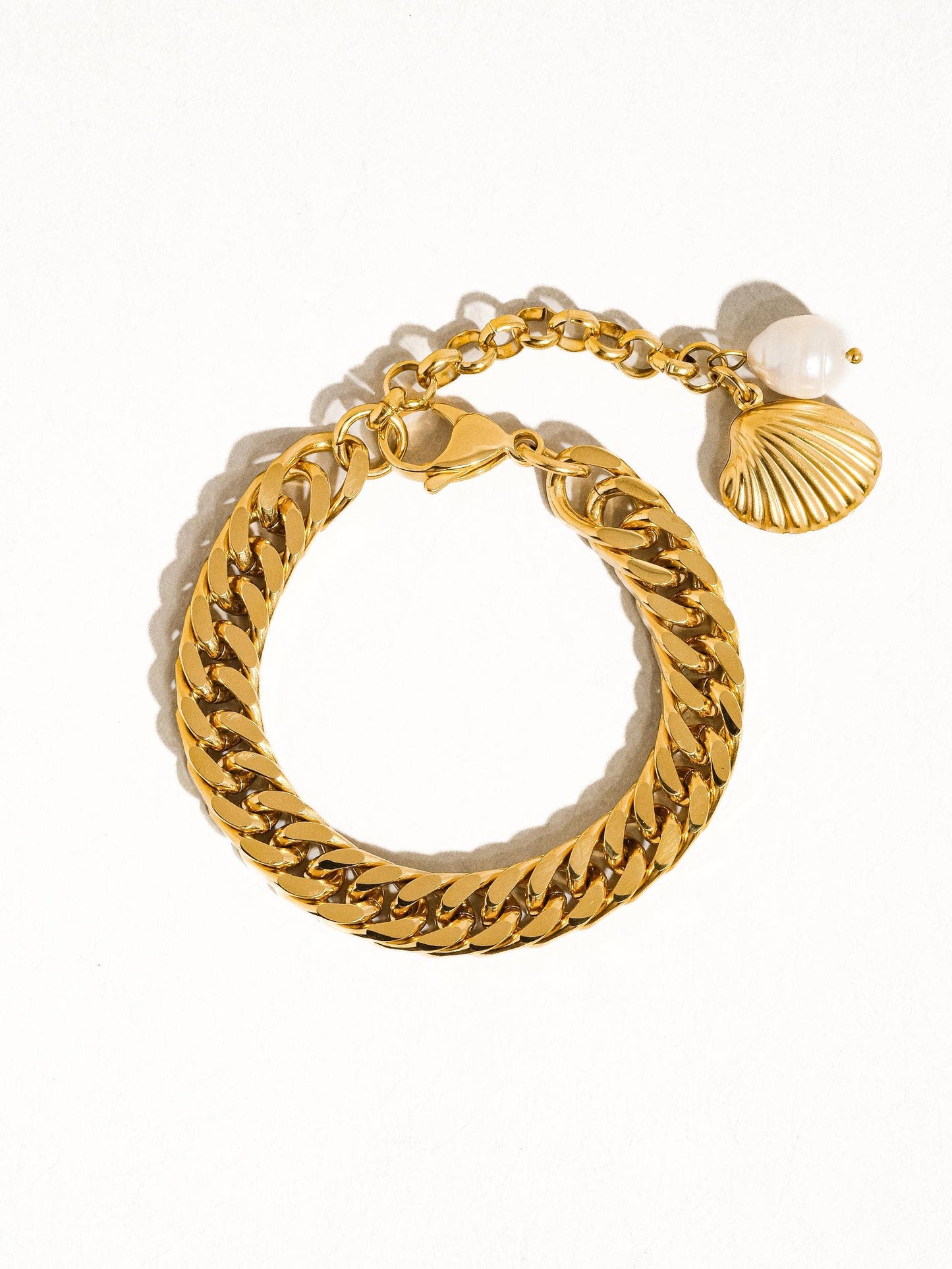 Tossa 18K Gold Shell Pearl Chain Bracelet