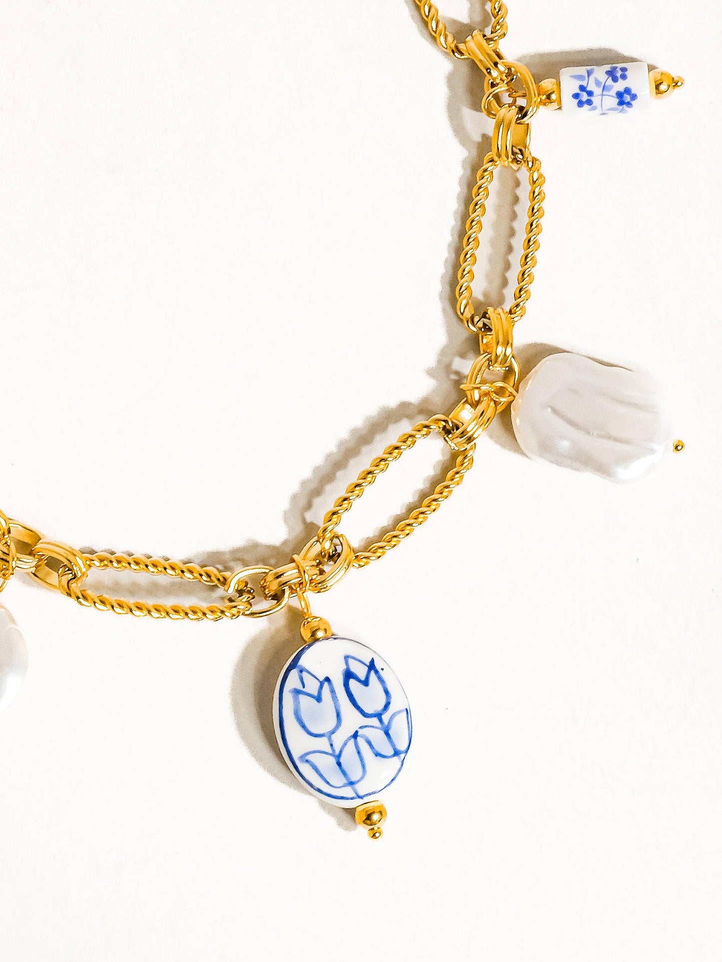 Riela 18K Gold Floral Ceramic Chain Necklace