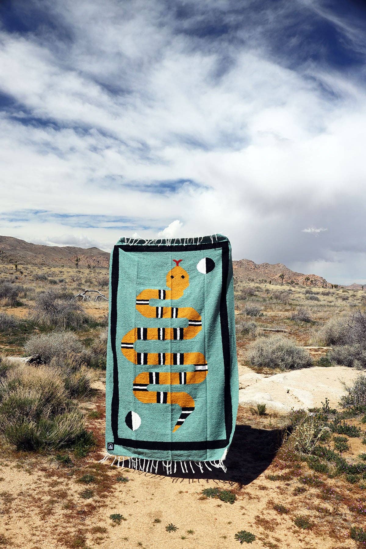 La Víbora (Mountain King) Handwoven Blanket