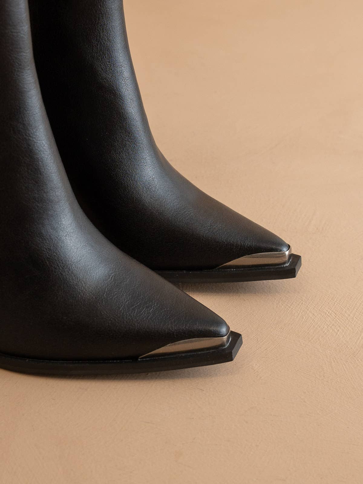 The Frankie Black | Pointed Toe Cap Bootie