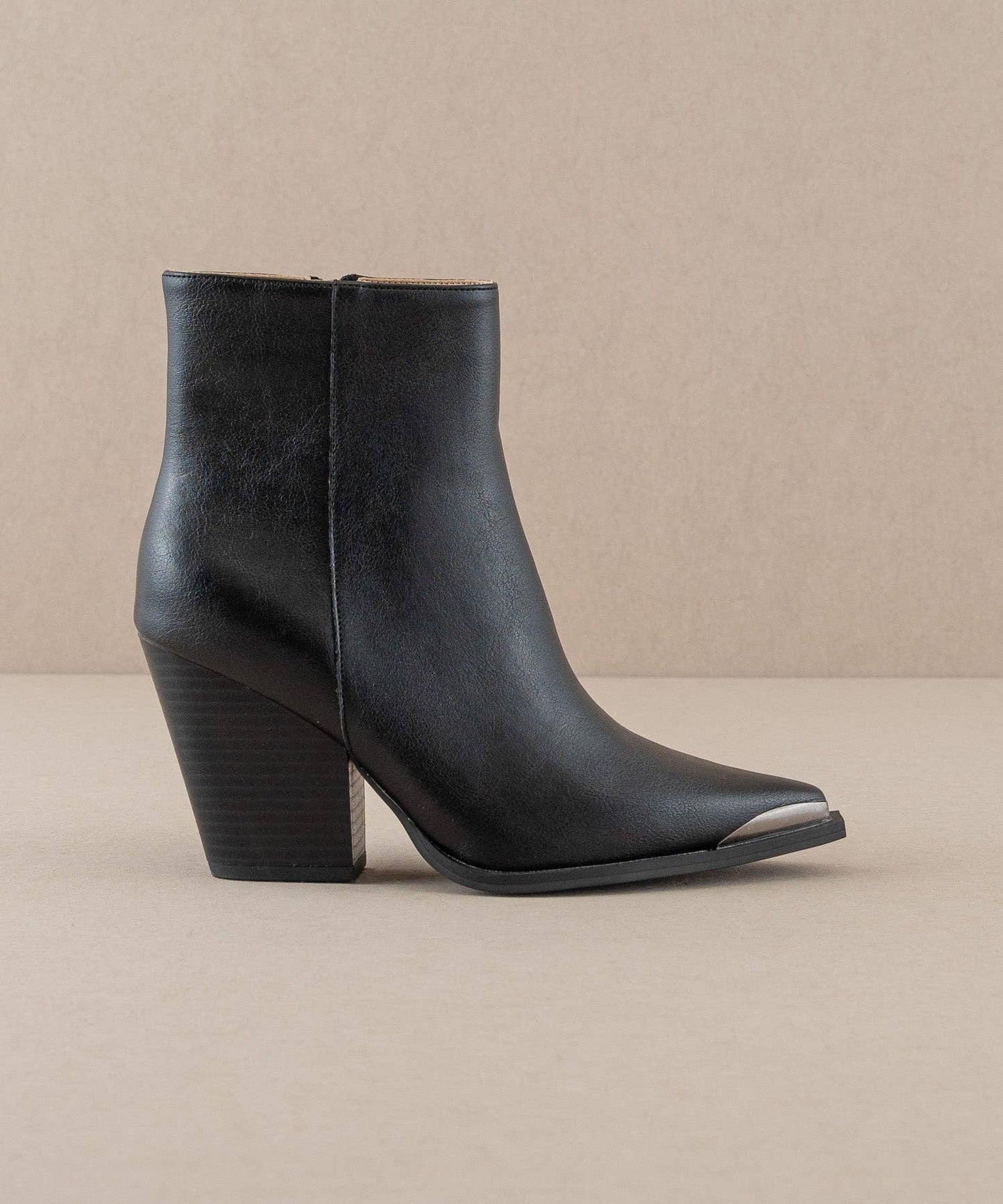 The Frankie Black | Pointed Toe Cap Bootie