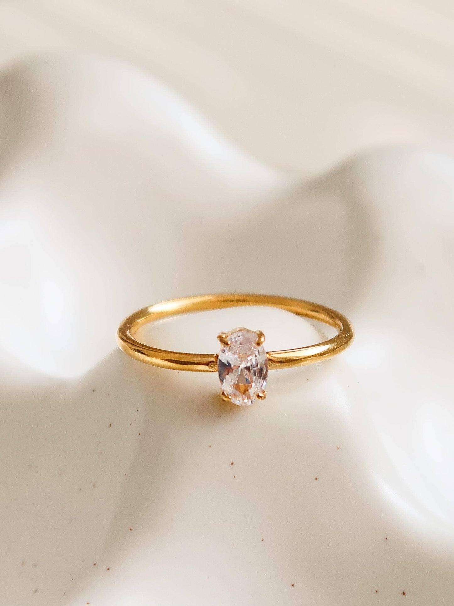 Boris Mini Oval Thin Ring
