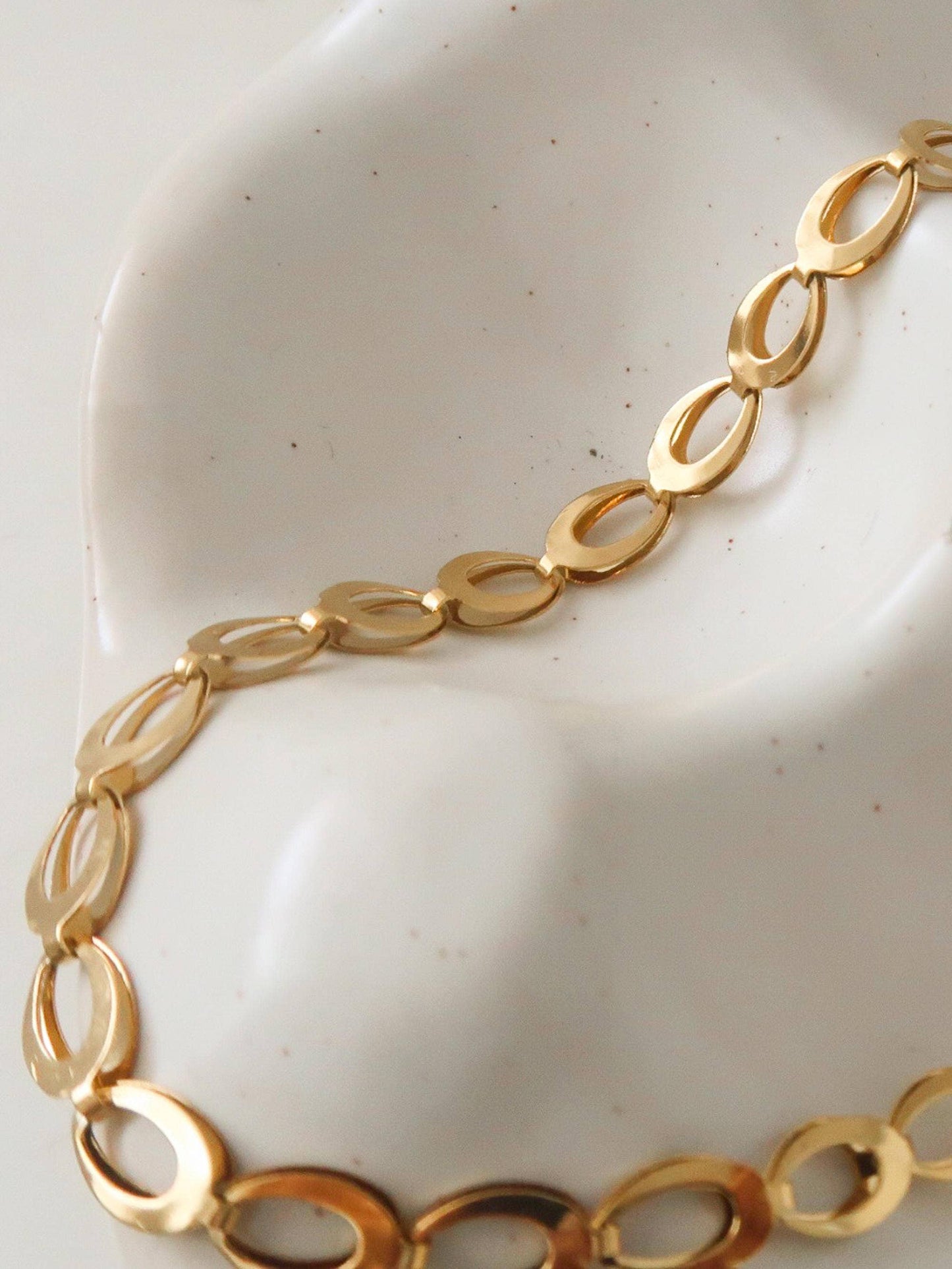 Thessaly 18K Gold Oval Link Chain Necklace