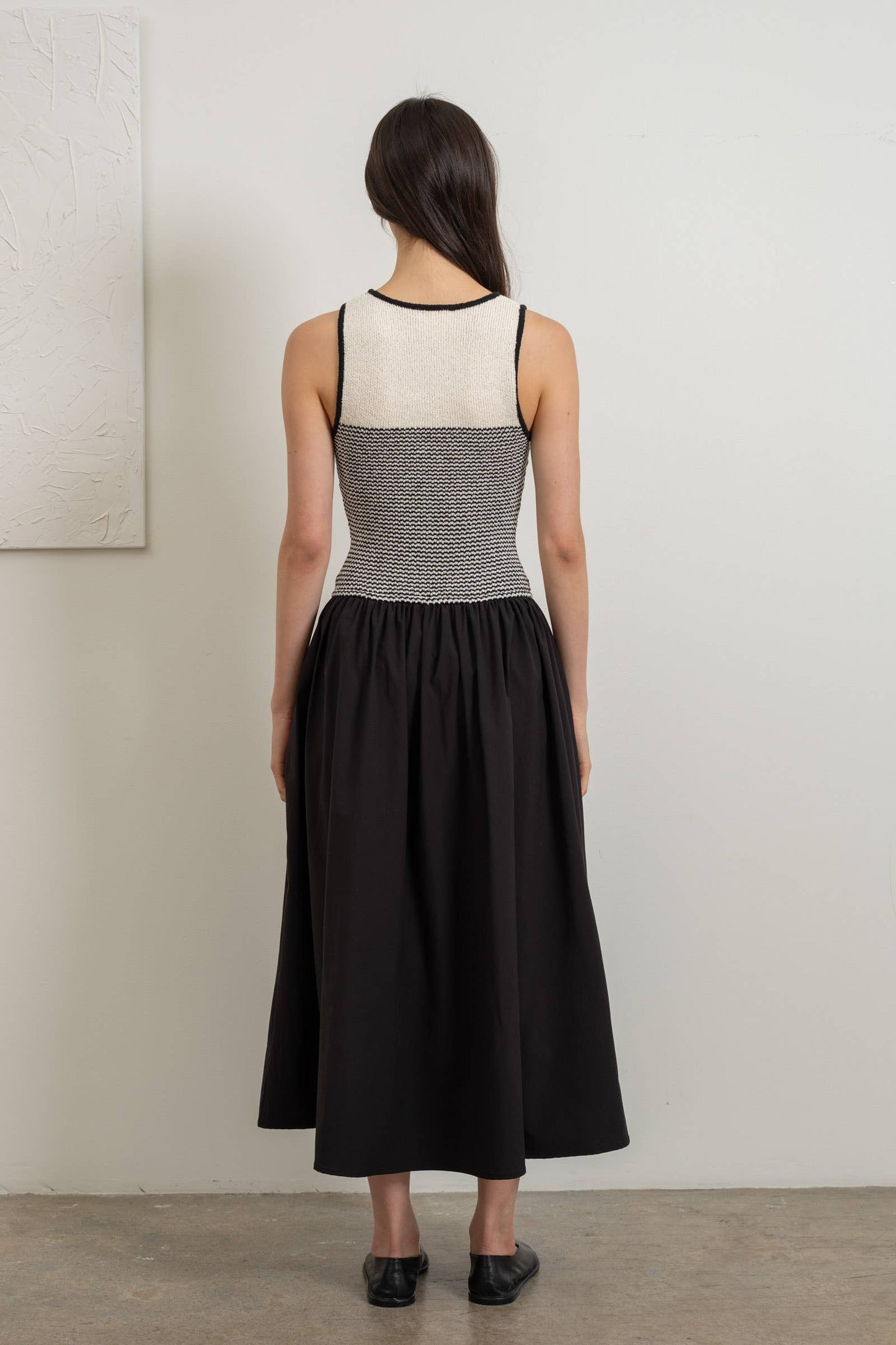 Elegant Two-Tone Midi Dress