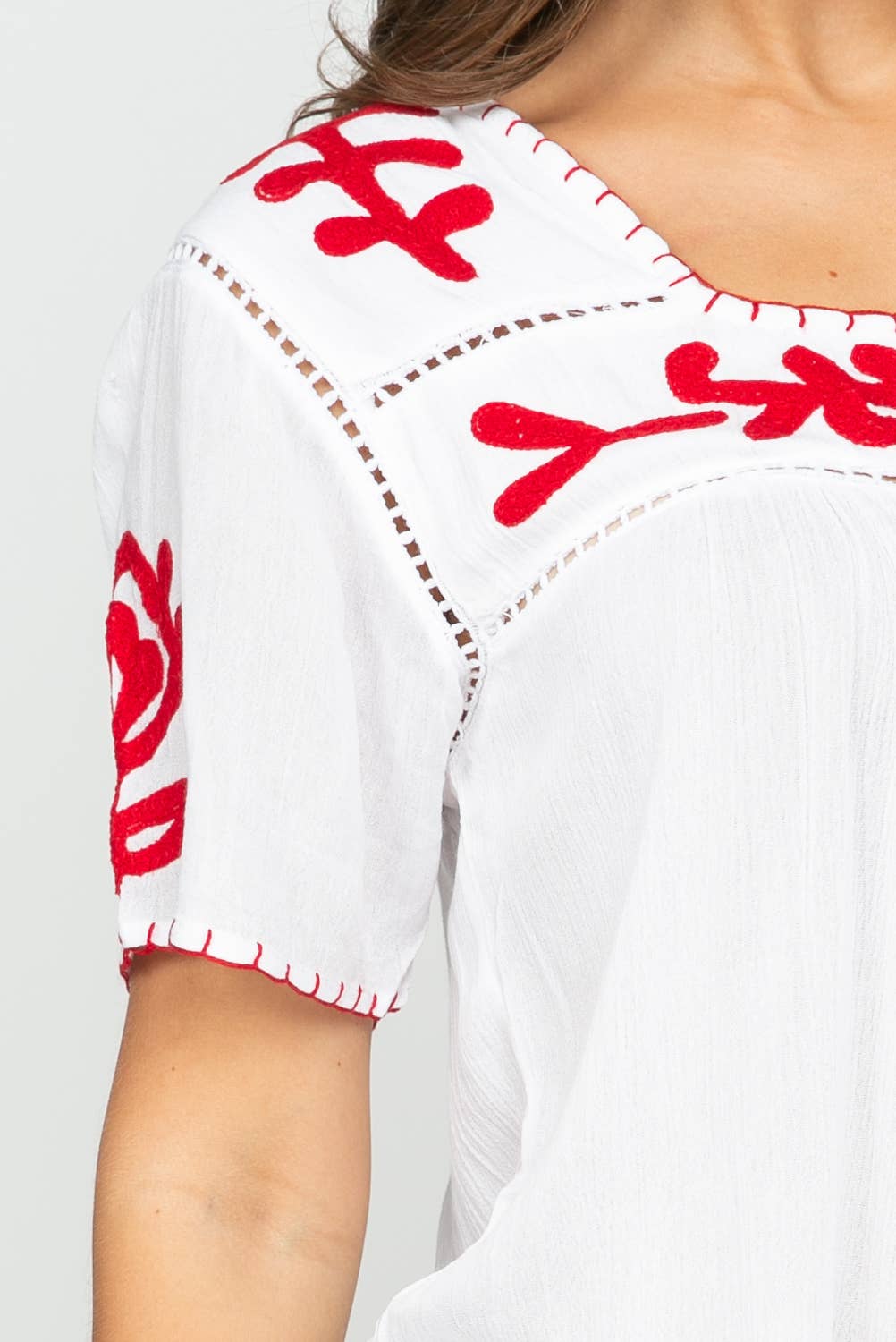 Sandy Embroidered Top – White/Red