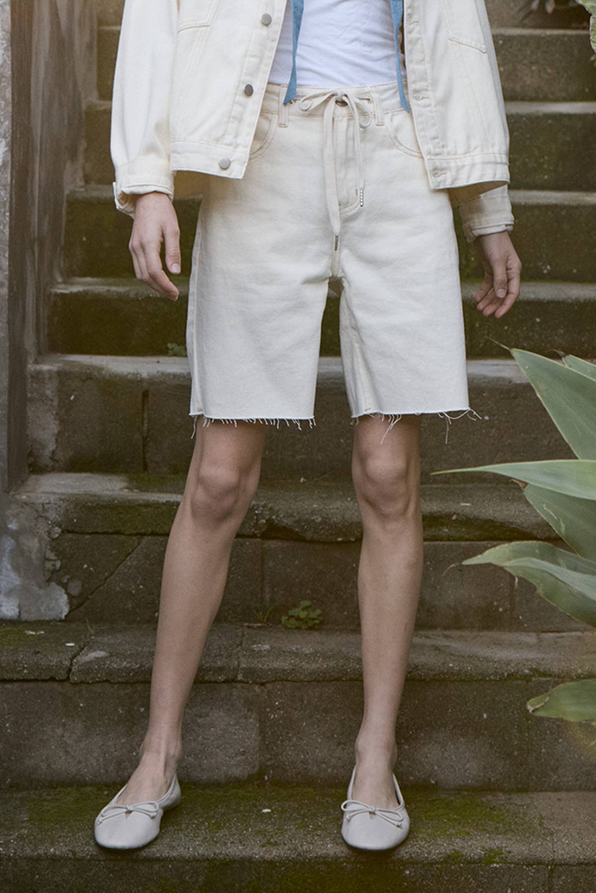 Minimal Drawstring Cut-Off Denim Shorts