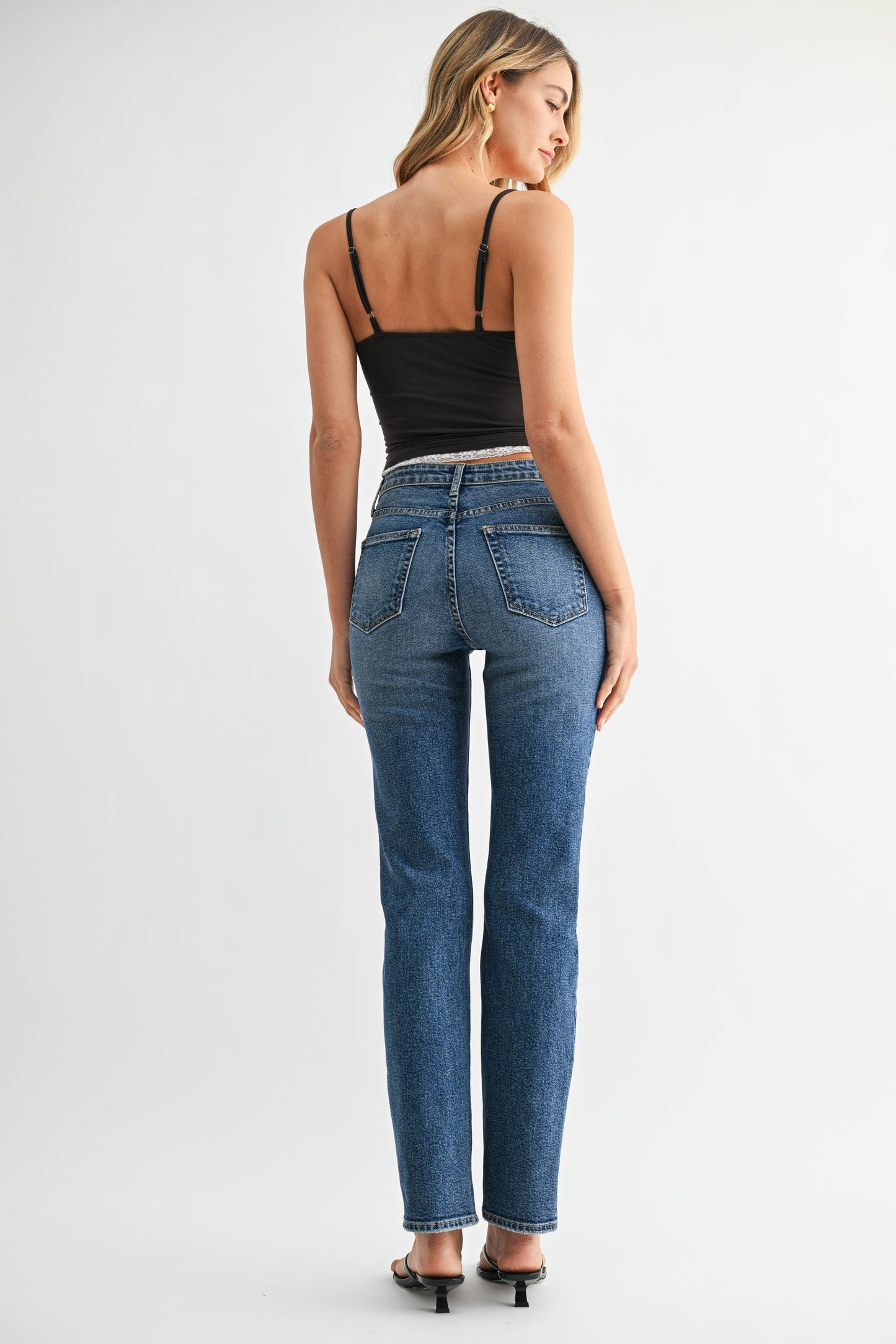 The Mid Rise Stovepipe Straight Leg