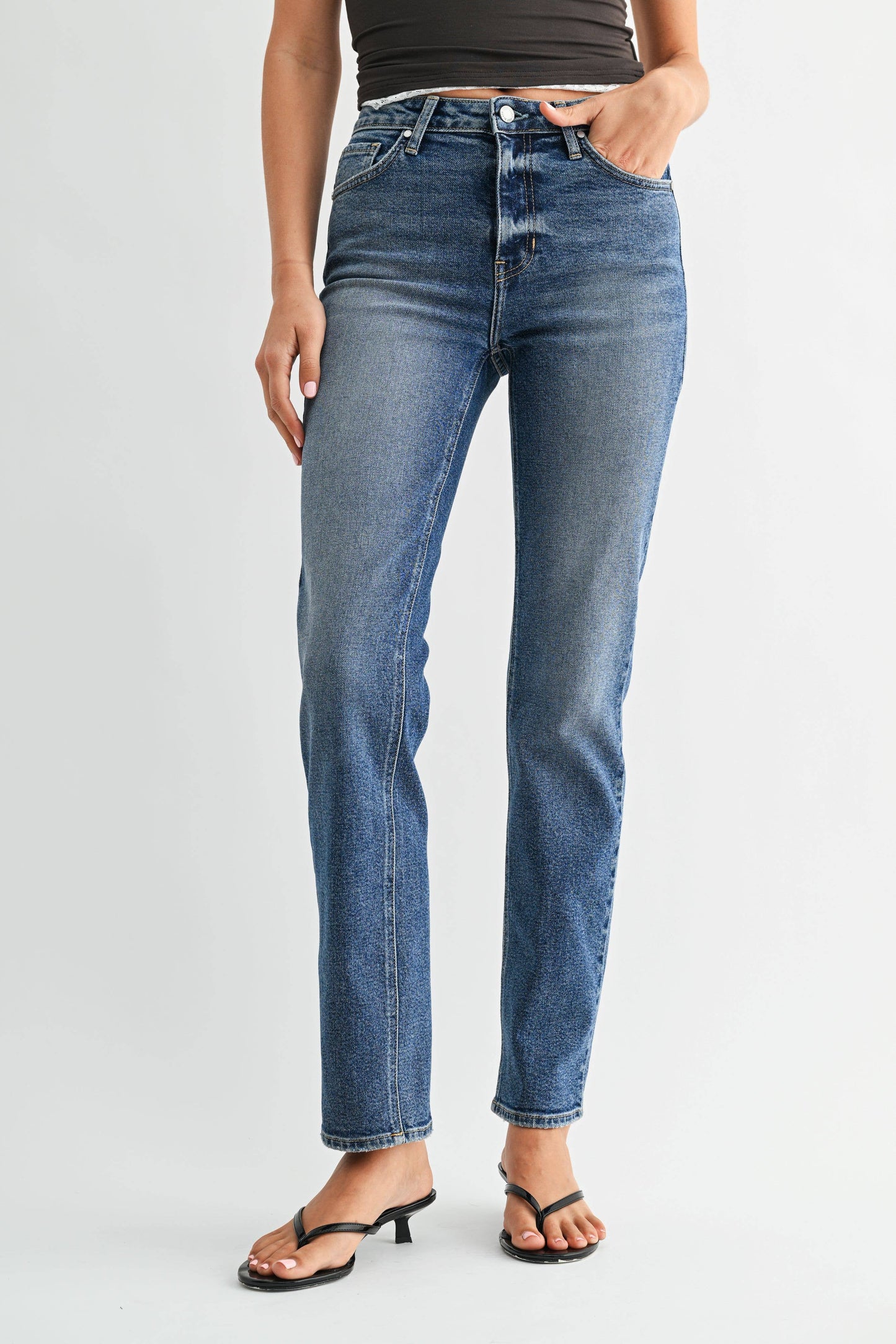 The Mid Rise Stovepipe Straight Leg