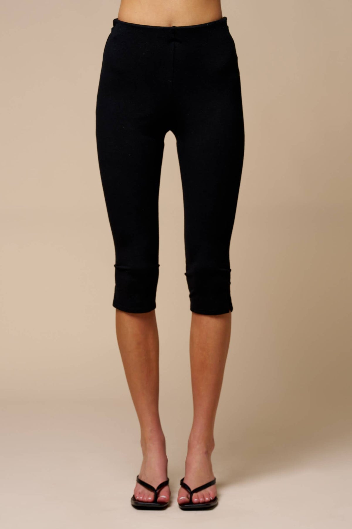 Knit Capri Pants With side slits