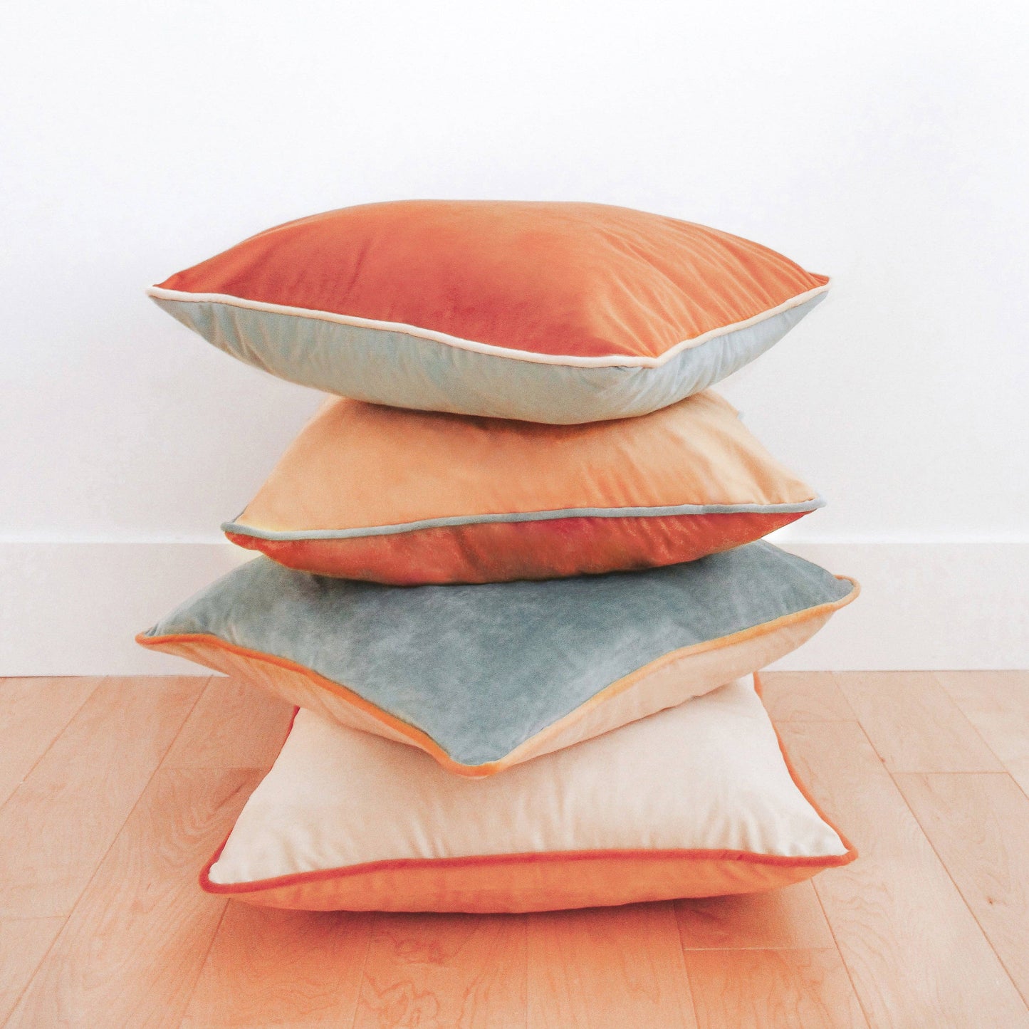 La Quinta Velvet Pillow