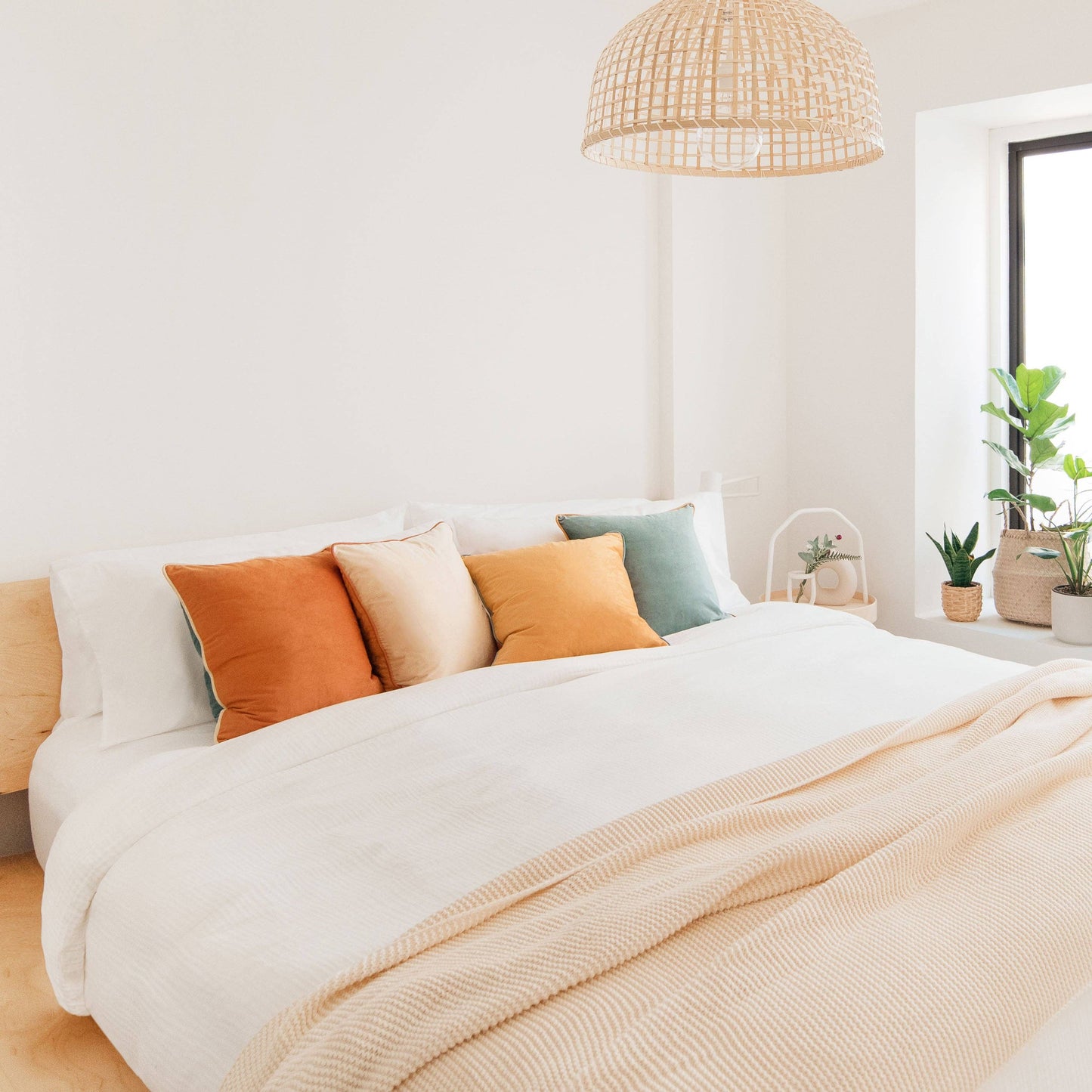 La Quinta Velvet Pillow