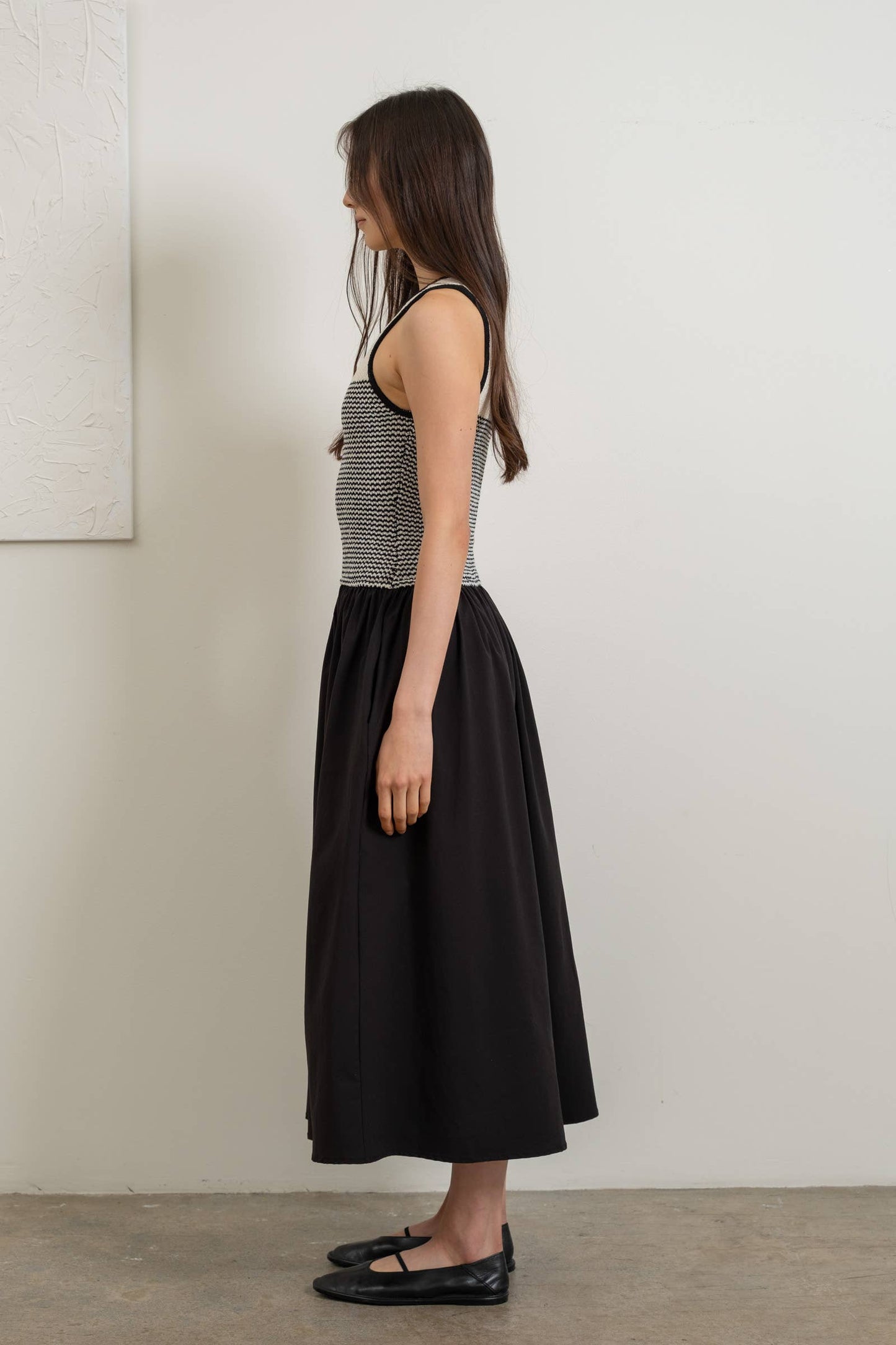 Elegant Two-Tone Midi Dress
