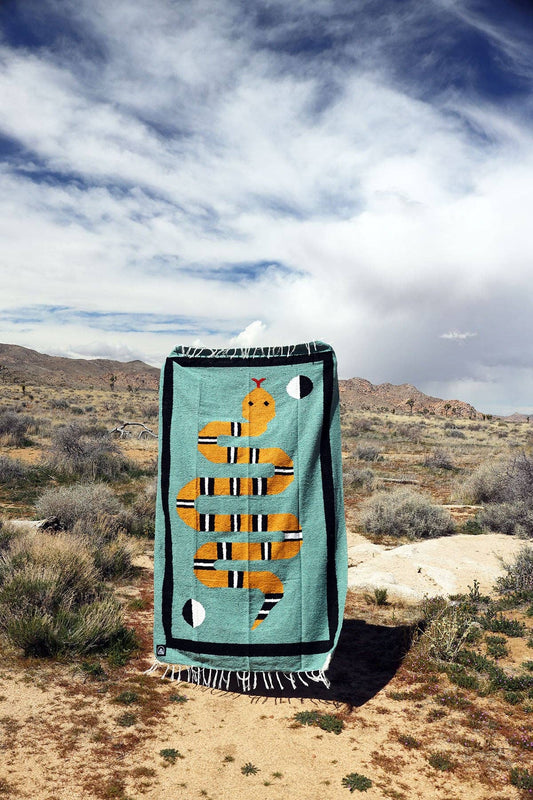 La Víbora (Mountain King) Handwoven Blanket