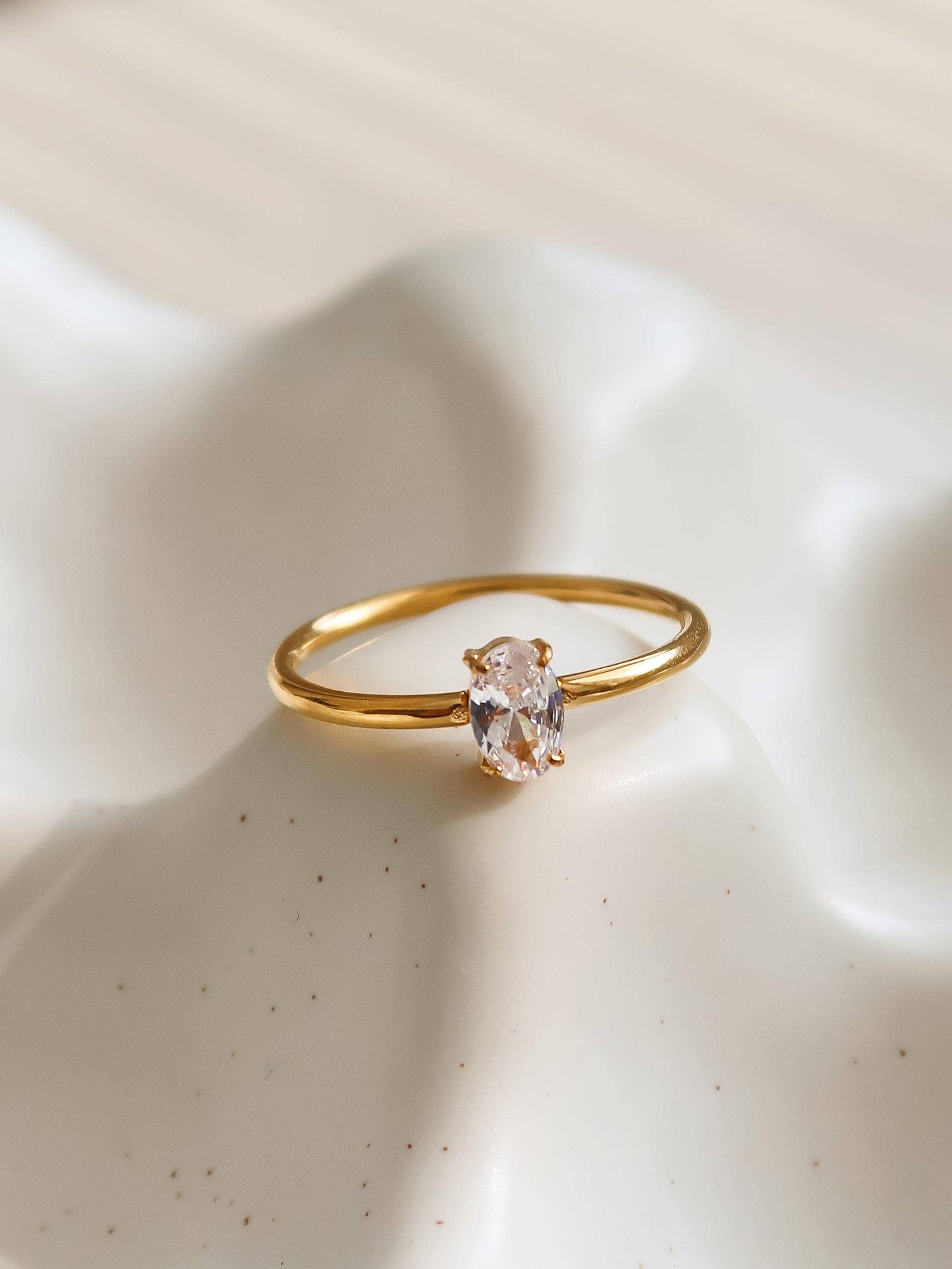 Boris Mini Oval Thin Ring