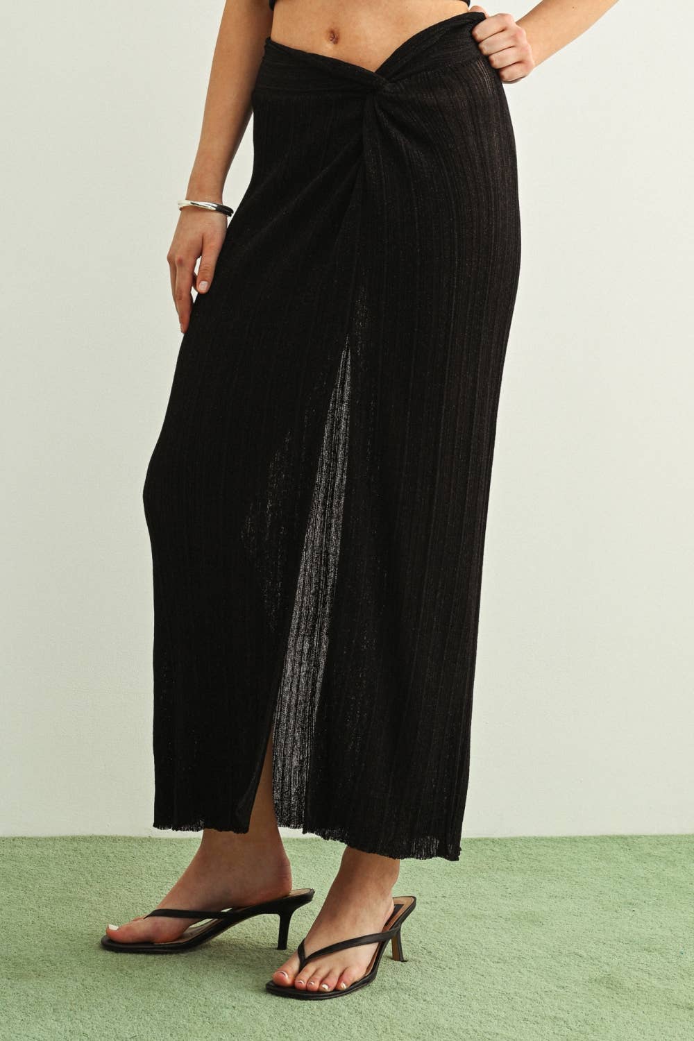 Ribbed Twist Knit Skirt